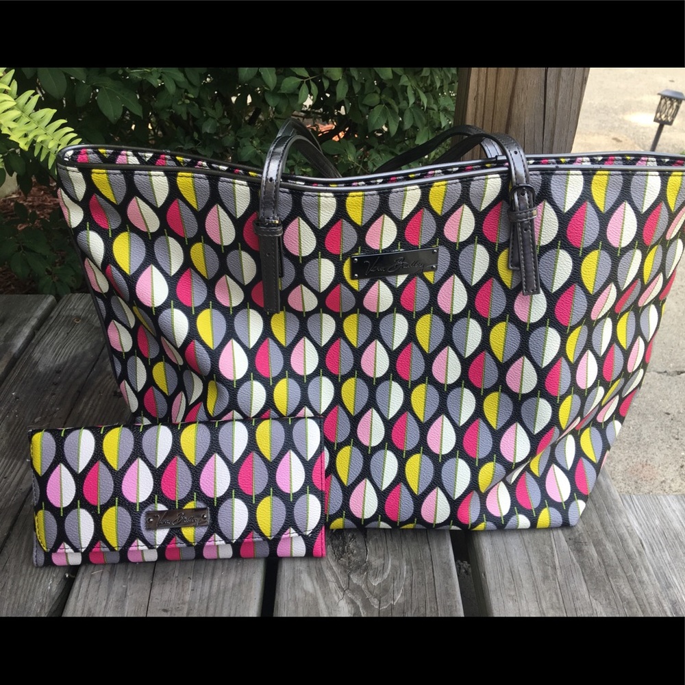 Vera Bradley Large Tote and Wallet Set